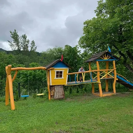 Nad Cheremoshem Lodge *